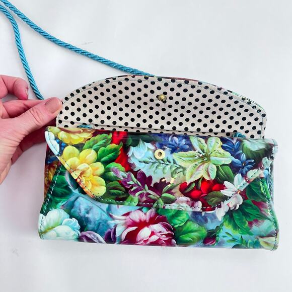 MADDEN GIRL FLORAL PATTEN LEATHER DOUBLE ENVELOPE CROSSBODY CLUTCH WALLET PURSE - Picture 4 of 12